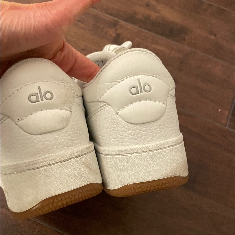 ALO recovery white sneakers size 8 - Picture 3 of 5